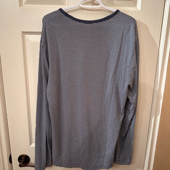 Lululemon 5 Year Long Sleeve - Picture 3 of 4